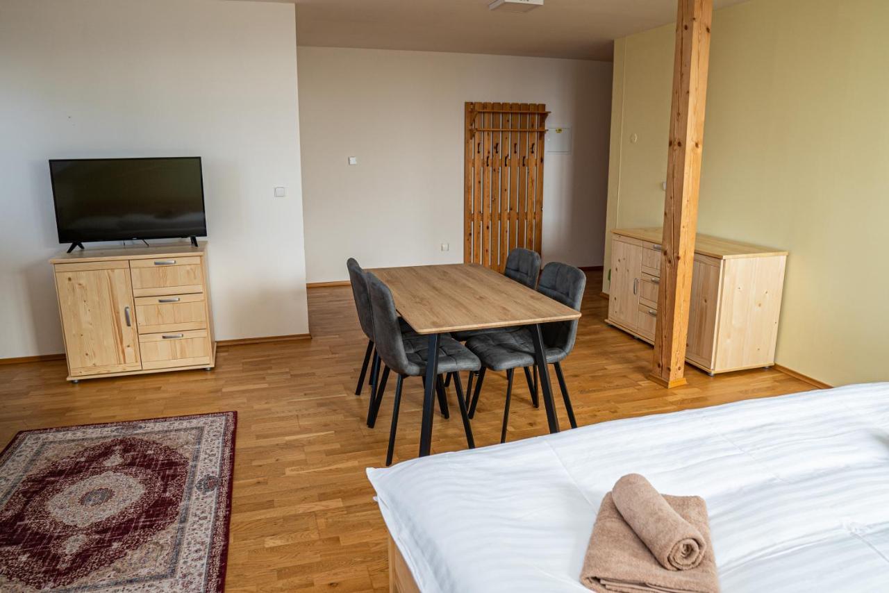 Horsky Hotel Paprsek Staré Město Extérieur photo