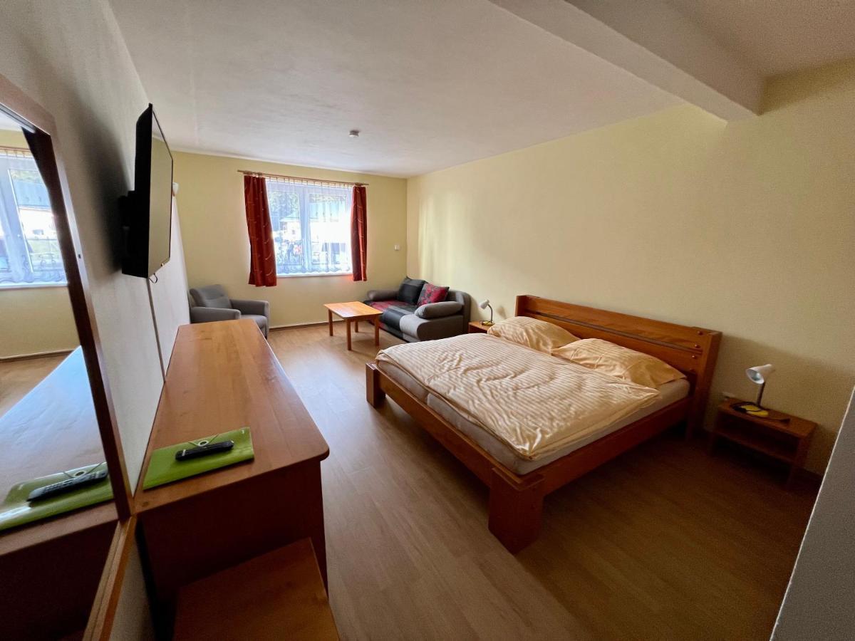 Horsky Hotel Paprsek Staré Město Extérieur photo