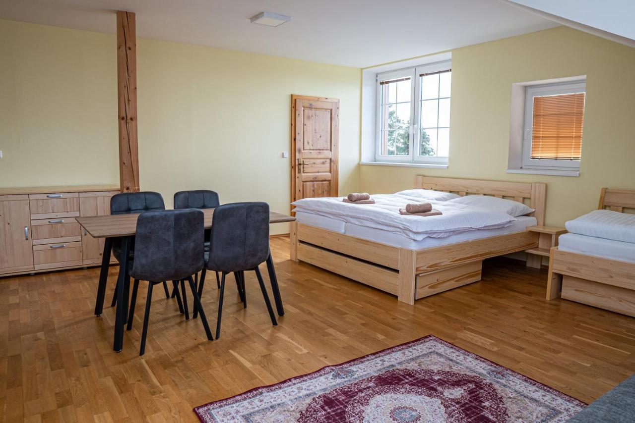 Horsky Hotel Paprsek Staré Město Extérieur photo